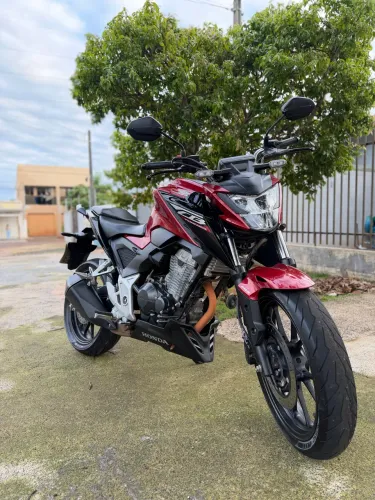 CB 300F TWISTER 2025 completa