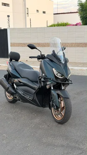 VENDO YAMAHA XMAX 250 ANO 2024 VERDE