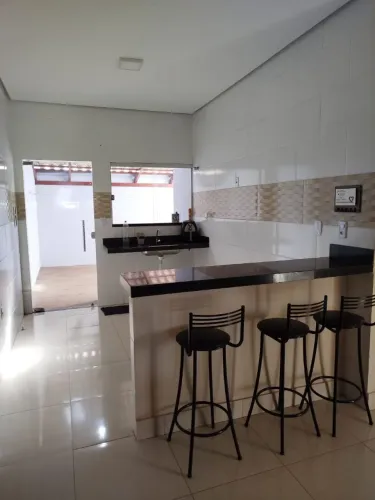 Bairro Acacias 3 quartos ,Garagem coberta madeira serrada e telha branca..Financiavel..