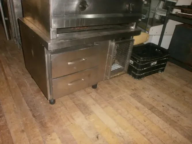 balcão refrigerado em inox - pequeno - baixo e com gavetas ideal para hamburgueria /chapa