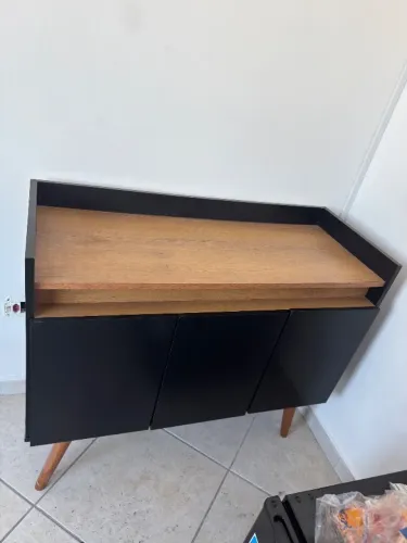Aparador / Buffet Retrô com Pés Palito (Ideal para Cantinho do Café ou Escritório)