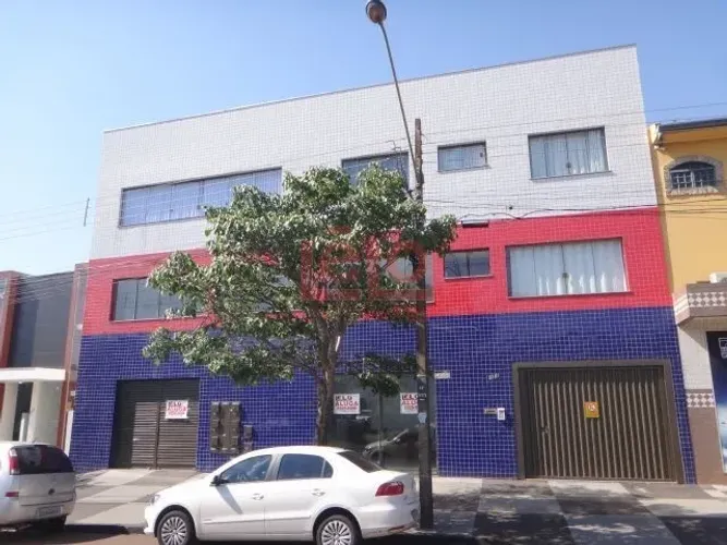 Apartamento para locação no Jardim Higienópolis em Maringá, bem localizado, funcional e pr