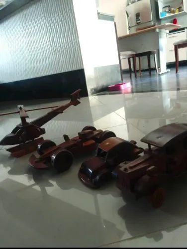 Coleção Miniaturas em Madeira Nobre Maciça - Lote 4 Peças<br>