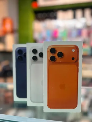 ? iPhone 17 Pro 256GB R$6.900,00 A VISTA Laranja NOVO NA CAIXA