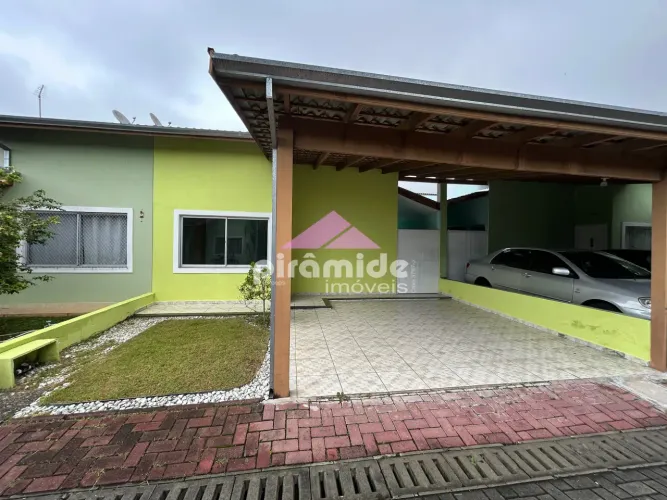 Casa no bairro Cidade Salvador no Condomínio Esplanada Nobre em Jacareí