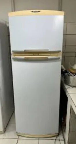 Geladeira Brastemp funcionando perfeitamente toda completinha gelado ?