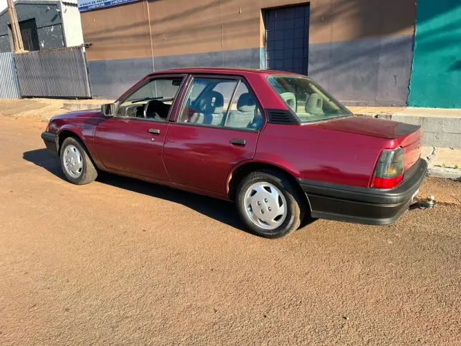 Chevrolet Monza GL 2.0 Efi/sl/l/650/club/barc.2e4p (álcool) 1994