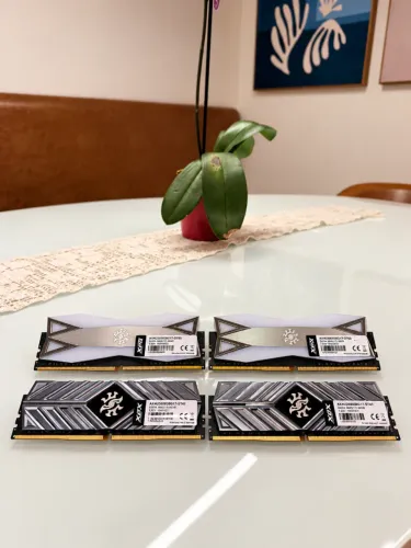 Memória RAM XPG Spectrix RGB 32GB (4x8GB) DDR4 3600MHz