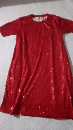 Vestido vermelho de paetê