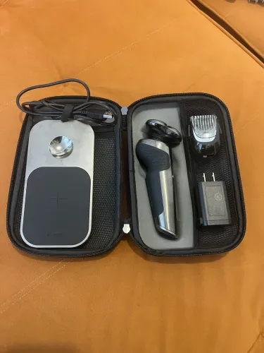 Barbeador Philips Norelco S9000 Prestige com Estojo e Acessórios