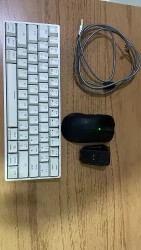 Teclado e mouse SK61 switch yellow e ajazz 179pro