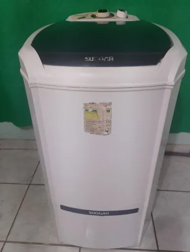 Tanquinho de lavar roupa . Marca sugar .