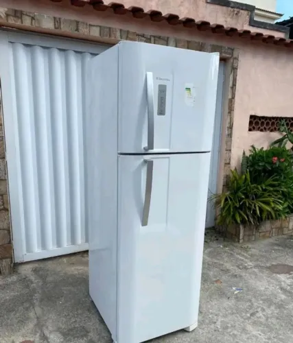 Eletrolux frost free 400litros 