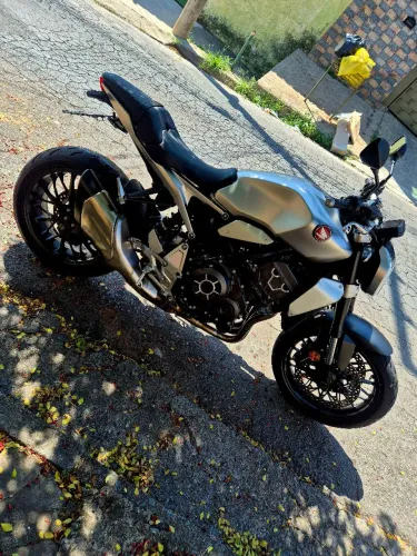 CB1000R