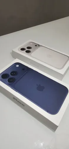 iPhone 17 PRO 256gb (lacrado na caixa) - Tenho 2: Azul e Branco
