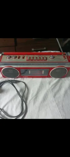 Vende se rádio sharp vermelho Q12 raridade top