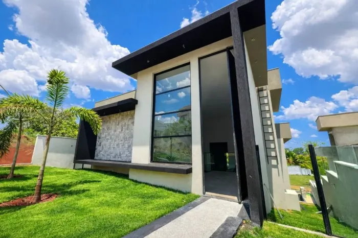 Sobrado à venda, 319 m² por R$ 2.898.000,00 - Condomínio do Lago - Goiânia/GO