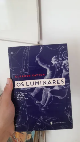 "Os luminares" livro