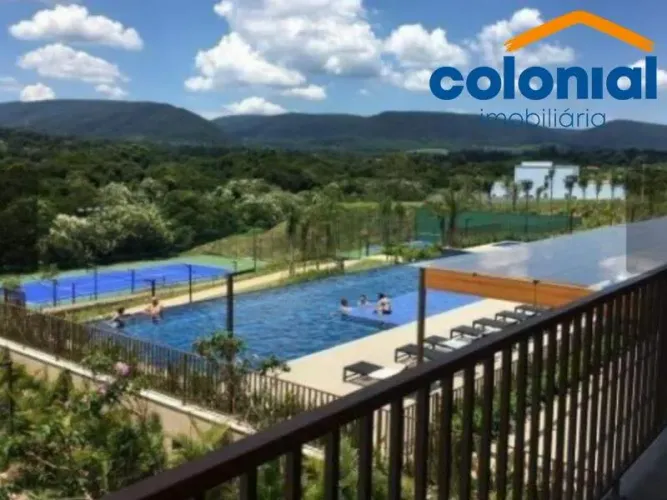 Terreno plano de esquina com 1108m em Condomínio de alto padrão com lazer completo próximo