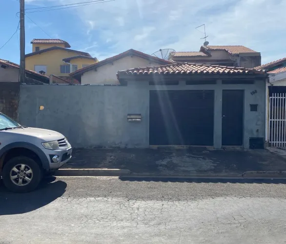 Casa em Indaiatuba com 183m² de terreno e uso misto, ideal para investimento