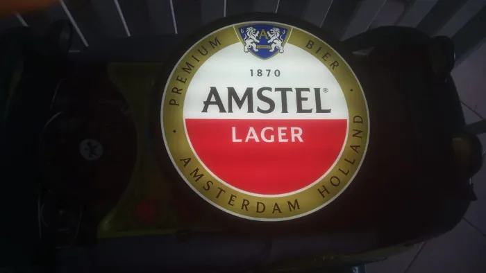 Placa de LED cerveja Amistel 
