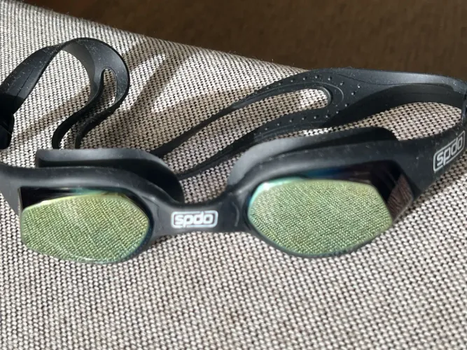 Óculos de natação Speedo novo