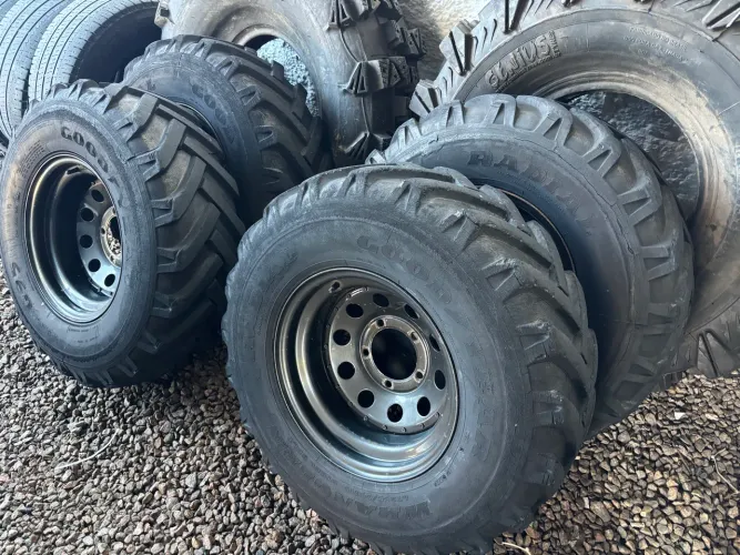 Rodas e pneus para Jeep willys