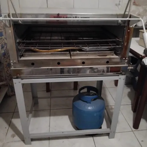 Forno obra pizzas, bolos etc... 90x70cm bem coservado