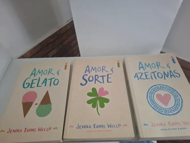 3 livros Amor e Gelato, Amor e Sorte, Amor e Azeitonas