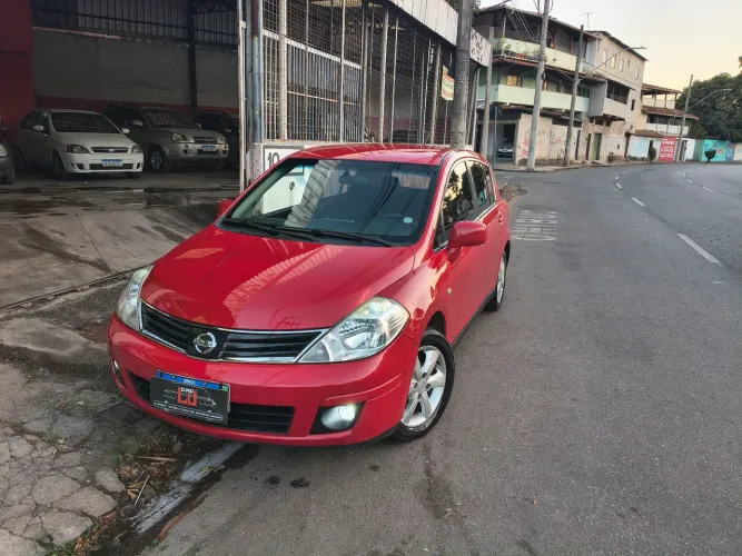 Nissan Tiida S 1.8/1.8 Flex 16V Mec. 2012