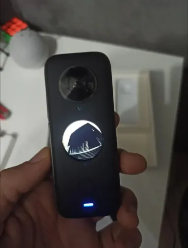INSTA 360 X2