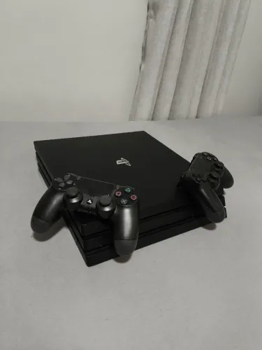 Ps4 Pro 4K 1tb + 2 Controles Originais