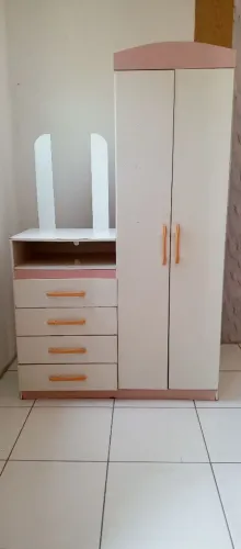 Vendo guarda roupa infantil tem marcas de uso mais está ótimo<br>Tem marca de uso mas está