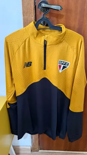 Blusa ML Masculina New Balance 1/2 zíper treino São Paulo FC 2026 G Amarelo/Preto