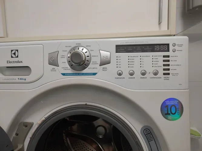 Lavadora de roupas electrolux Lfe14 para retirada de peças 