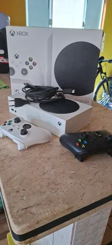 Xbox Series S (branco) digital, único dono, com 2 controles e caixa original