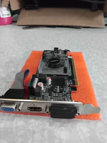 Placa de video Gigabyte Gv-R523D3- 1GL igual ddr3