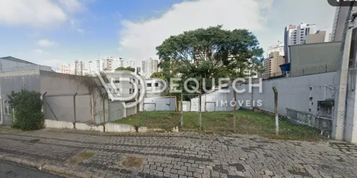 Terreno ZR4 com 540 m² em excelente localização