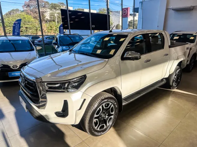 Toyota Hilux CD SRX Plus 4X4 2.8 TDI Die. Aut. 2024
