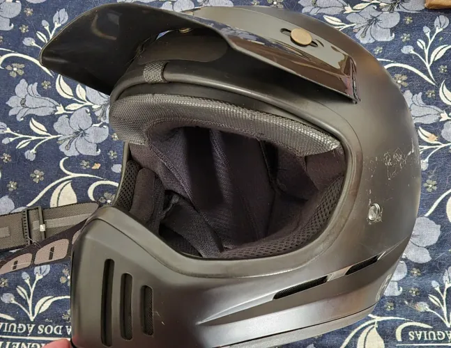 Capacete Urban Helmets Desperado 62/XL + ÓCULOS 100%