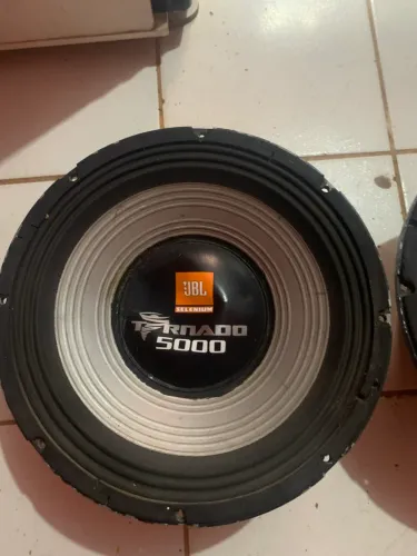 Par de Subwoofers JBL Selenium 18" (Polegadas) - Grave Pesado