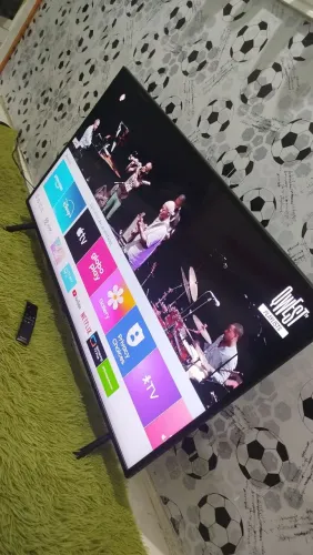 VENDO TV 43 SMART TOP , FUNCIONA PERFEITAMENTE, TV CONSERVADA, PERFEITA!