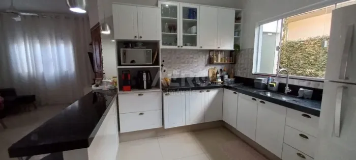 Casa para venda com 170 m² e 3 quartos em Jardim Joao F Silveira, Agudos - SP