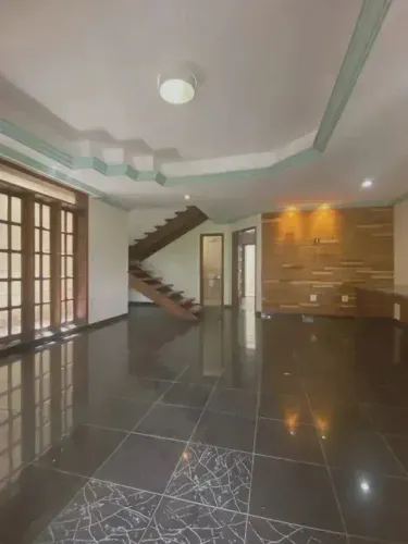 Casa Triplex à Venda no Bairro Castália - Ampla, Confortável e Excelente Oportunidade!