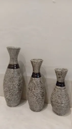 Vende-se vasos de decoração