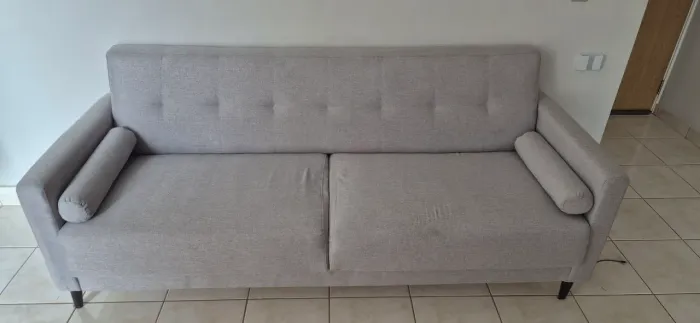 Sofá 3 lugares em linho