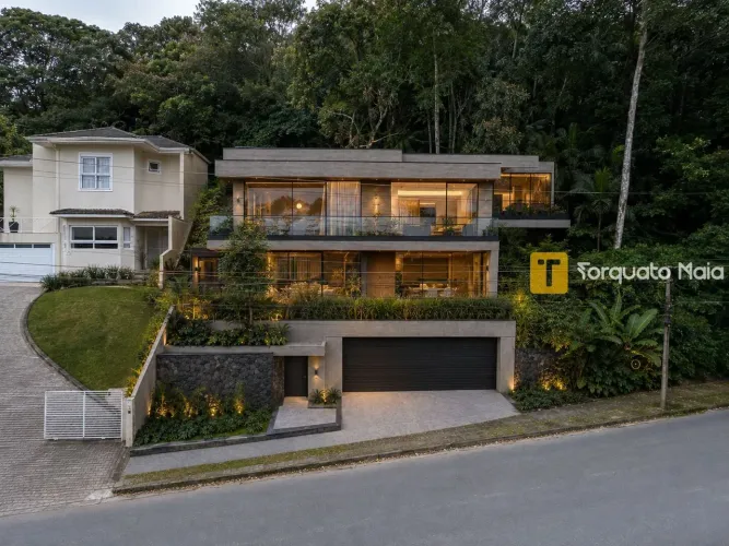 Terreno para transformar topografia em arquitetura, privacidade, vista e valorização