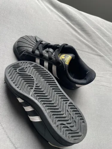 Tênis adidas infantil