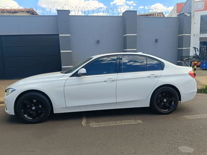 BMW 320I A 2.0 Turbo/activeflex 16V 184cv 4P 2015