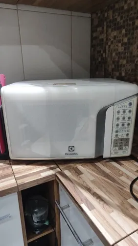 Microondas 31L Electrolux MEP41 
